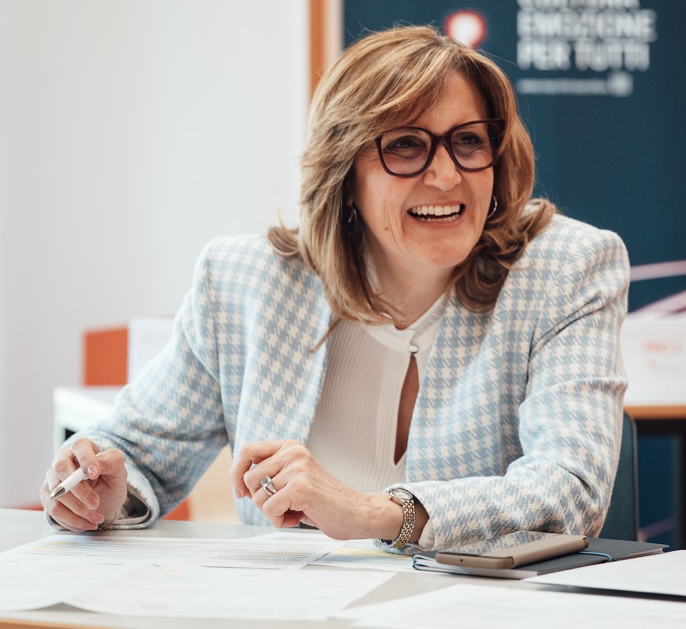Katya Cometta, Giornalista e specialista in comunicazione sociale